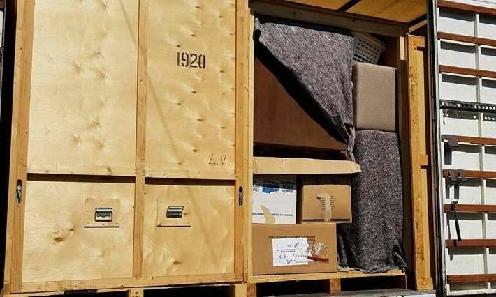 Rocket Storage - Loading storage containers